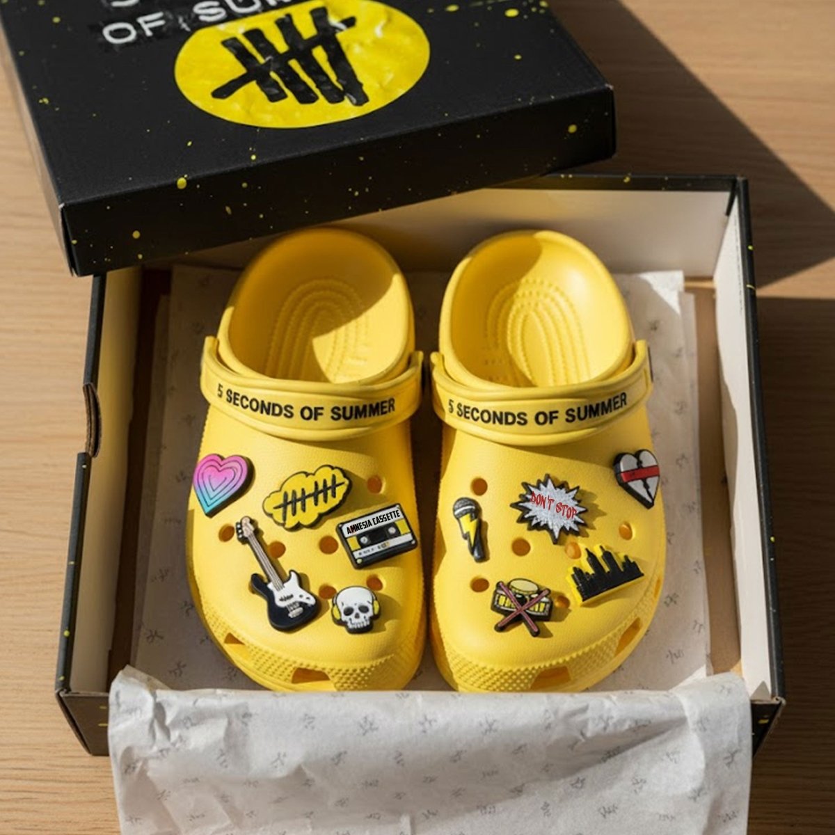 PREMIUM 5SOS CLOGS TNSM